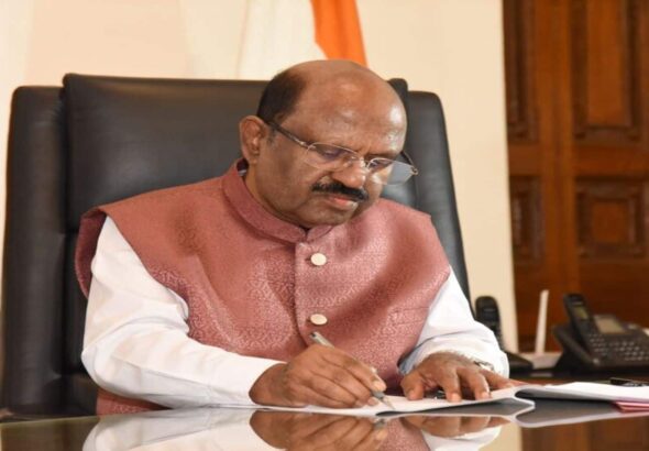 पश्चिम बंगाल चुनाव से पहले राज्यपाल सीवी आनंद बोस का इस्तीफा, ममता बनर्जी ने जताई 'हैरानी'