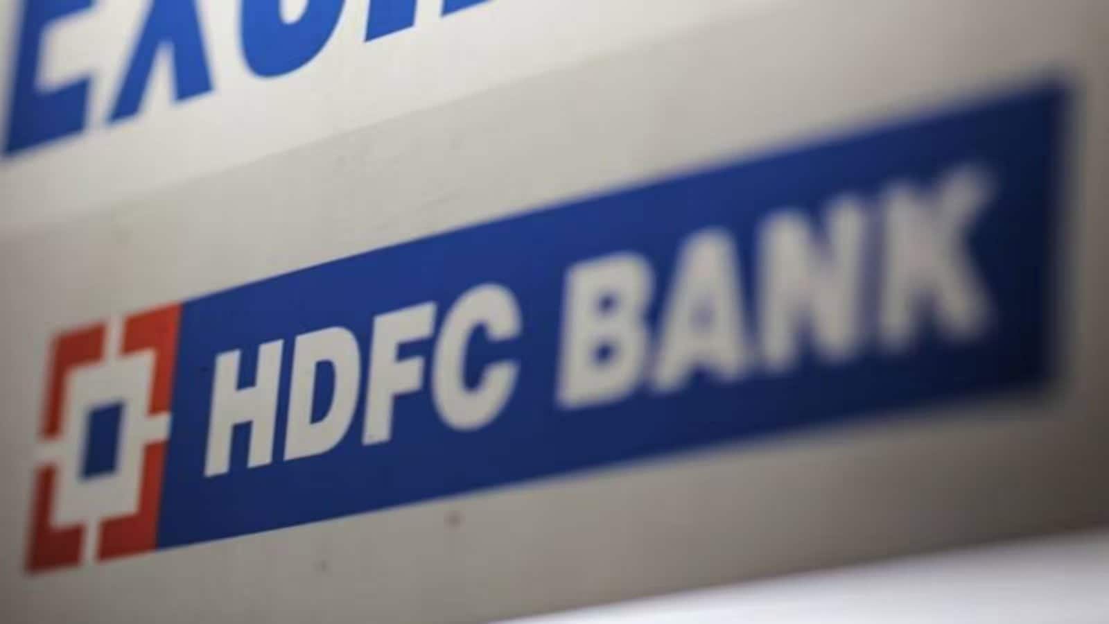अतानु चक्रवर्ती के इस्तीफे के बाद HDFC Bank मैक्वेरी की 'बाय लिस्ट' से बाहर