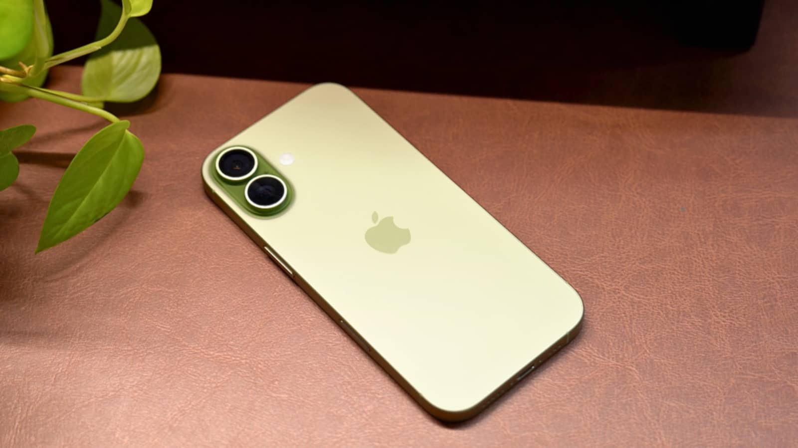 इन बड़े अपग्रेड के साथ लॉन्च होगा iPhone 18, जानें फीचर्स और कलर ऑप्शन