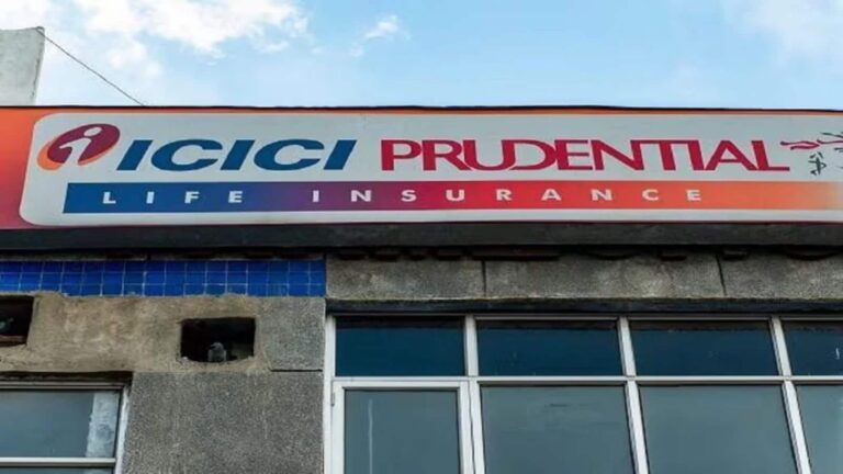 ICICI Prudential Life में पूरा हिस्सा बेच सकती है UK की प्रूडेंशियल कॉर्प, शेयर 4% तक लुढ़का