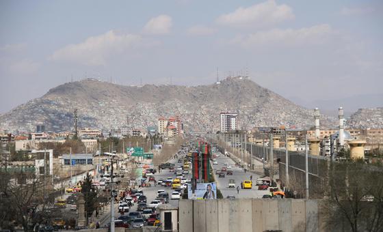 अफ़ग़ानिस्तान: पुनर्वास केन्द्र पर हमले में सैकड़ों हताहत, जवाबदेही तय किए जाने का आग्रह