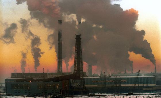 युद्ध की वजह से ऊर्जा क़ीमतों में आए उछाल ने, 'फिर दर्शाई नवीकरणीय ऊर्जा की अहमियत'