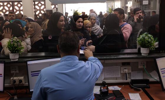 सीरिया: लेबनान से लाखों लोग पलायन के लिए मजबूर, अहम खाद्य सहायता में अवरोध