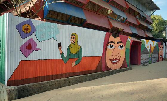 कला के रंगों में उम्मीद - रोहिंग्या महिलाओं की बदलती दुनिया