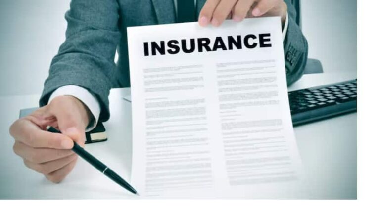 घने कोहरे में बढ़ जाते हैं सड़क हादसे, एक्सीडेंट के बाद कैसे मिलेगा इंश्योरेंस क्लेम, जानें जरूरी बातें