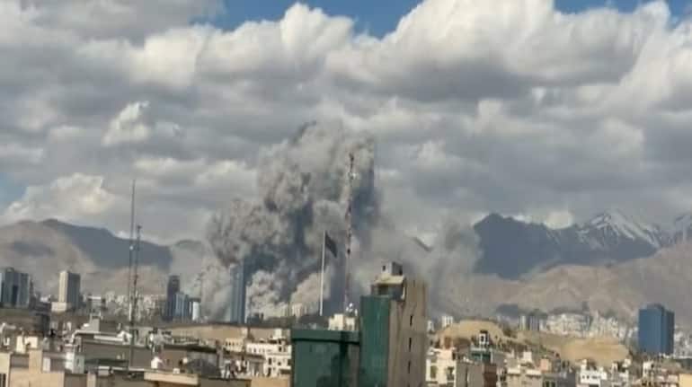 Middle East Crisis: कतर ने कहा-क्रूड 150 डॉलर तक जा सकता है, कई अर्थव्यवस्थाएं ध्वस्त हो सकती हैं