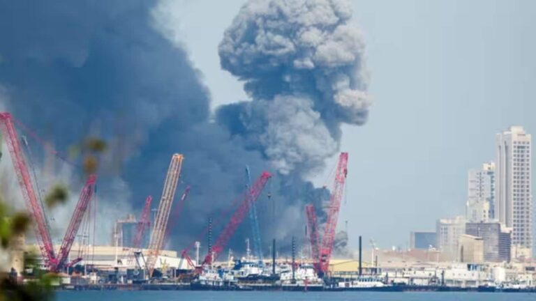 ट्रंप की मोहलत के बीच US-इजरायल ने ईरान में परमाणु ठिकानों पर की बमबारी, स्टील प्लांट्स को भी बनाया निशाना