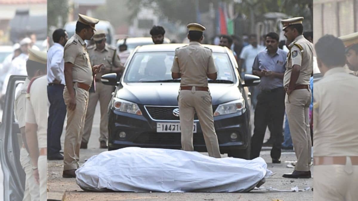 Delhi: आउटर दिल्ली के खेड़ा खुर्द इलाके में कार से 2 शव बरामद होने के बाद इलाके में सनसनी, शव की हुई शिनाख्त; दोनों मौसेरे भाई