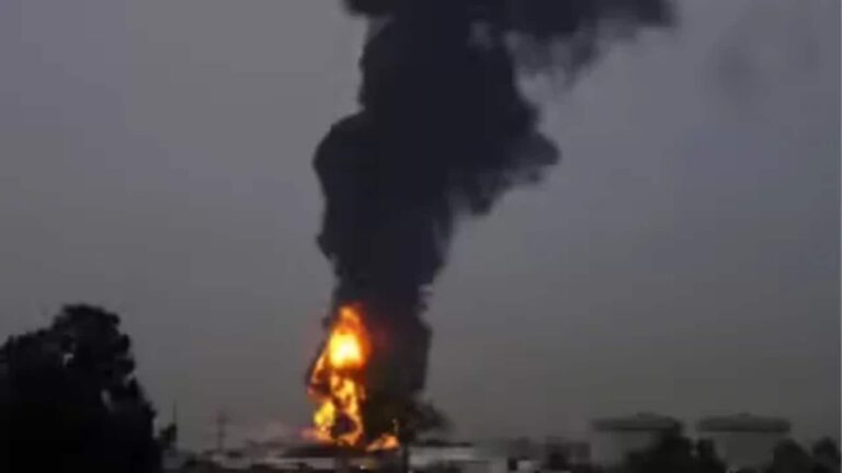 Kuwait Airport Attack: कुवैत एयरपोर्ट पर जोरदार धमाका, ईरान ने ड्रोन से किया फ्यूल टैंक पर हमला