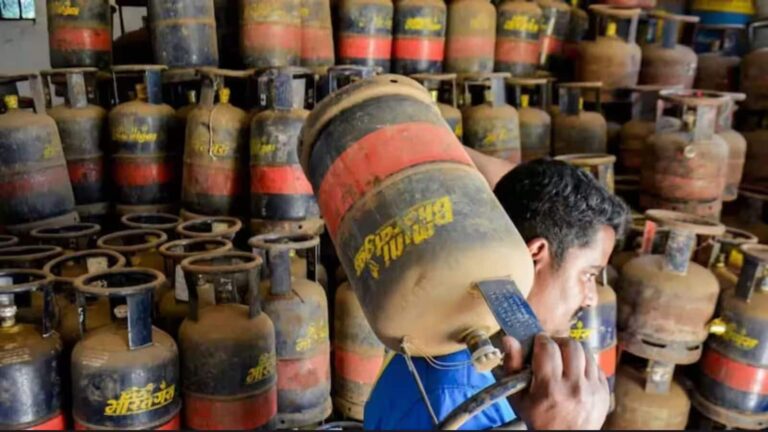 भारत के पास 60 दिनों का क्रूड ऑयल बैकअप; 8 लाख टन LPG भी मंगाया: सरकार