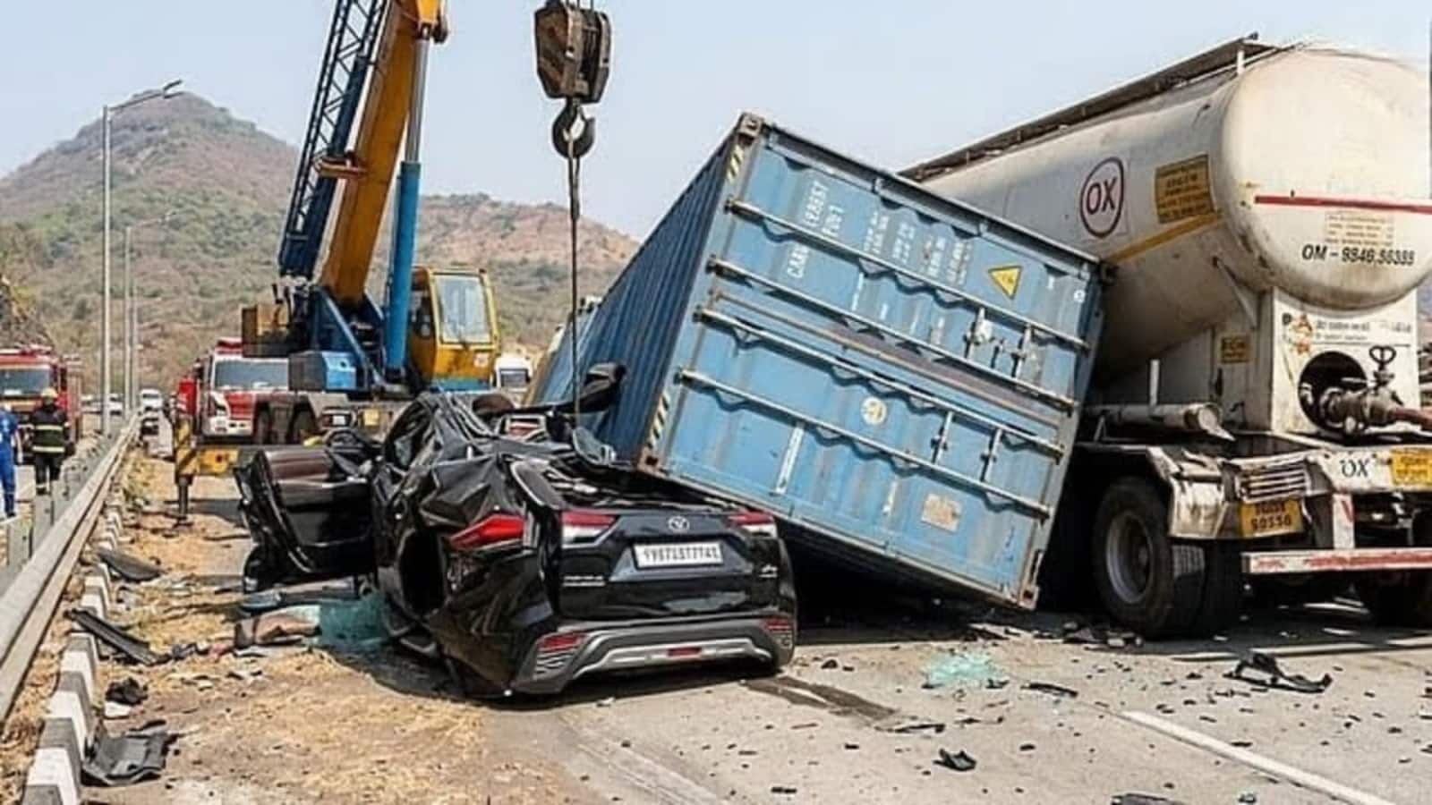 Mumbai Accident: लोनावला ट्रिप बना मौत का सफर, IIT बॉम्बे के 3 छात्रों की एक्सीडेंट में गई जान, सुर्योदय देखने के बाद लौट रहे थे मुंबई