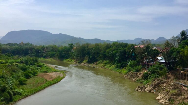 भारत की वह अनोखी नदी जो बहती है उल्टी दिशा में, जानिए क्या है इसका नाम और रहस्य
