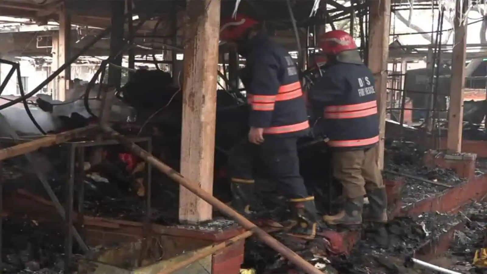 Nature Bazaar Fire: दिल्ली के नेचर बाजार में लगी भीषण आग, 50 दुकानें जलकर खाक