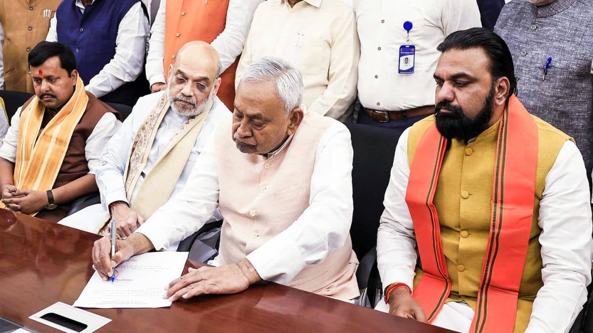 Bihar: 'नीतीश कुमार आज भी हैं, कल भी रहेंगे...', बिहार सरकार के मंत्री ने बताया कब होगा प्रदेश में नई सरकार का गठन