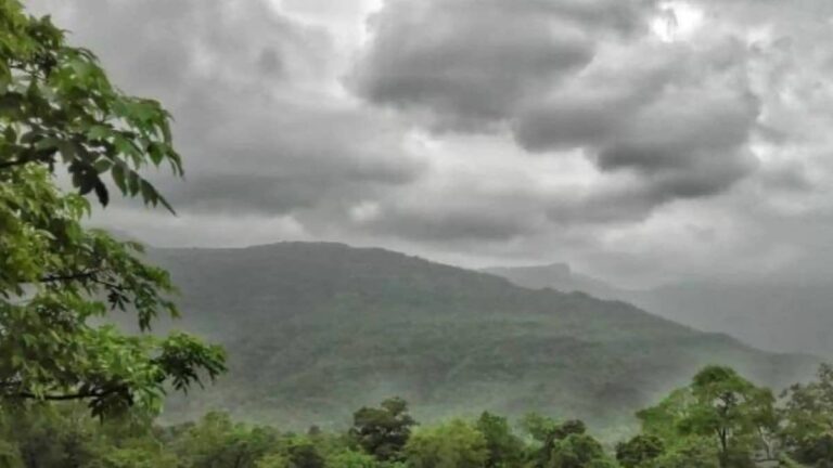 Weather: अगले 4 दिनों में एक्टिव होगा पश्चिमी विक्षोभ, पहाड़ों में बदलेगा मौसम; प्री-मानसून के साथ आंधी-बारिश की चेतावनी