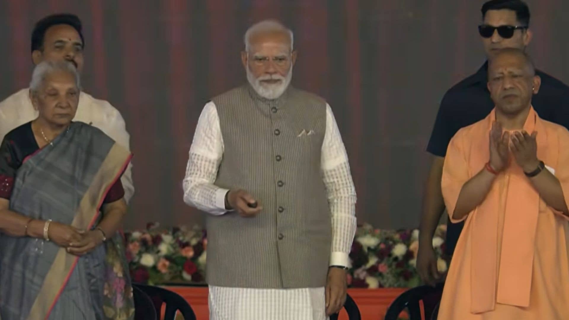 खत्म हुआ इंतजार, PM मोदी ने जेवर में नोएडा एयरपोर्ट का किया उद्घाटन, दिल्ली-NCR को मिला दूसरा बड़ा इंटरनेशनल एयरपोर्ट