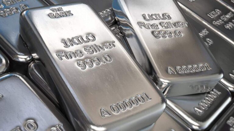 Silver Price Today: नवरात्रि के दूसरे दिन चांदी हुई सस्ती, जानिये 20 मार्च का सिल्वर रेट