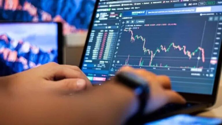 Stock Market Strategy: इजरायल-US के बयान से मार्केट खुश,अब क्या होनी चाहिए बाजार में आपकी निवेश रणनीति?