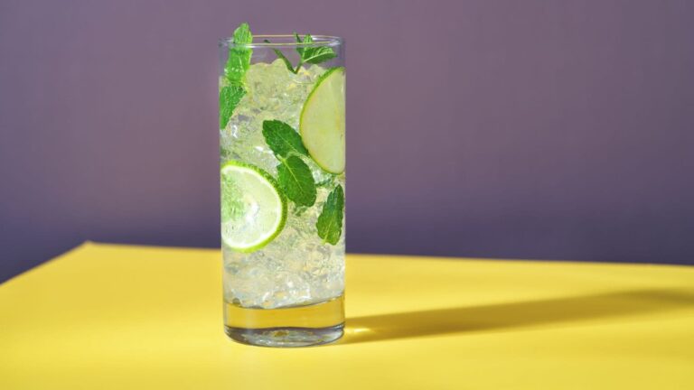 summer health tips: लू और कमजोरी से रहना है दूर, गर्मियों में अपनाएं ये देसी ड्रिंक