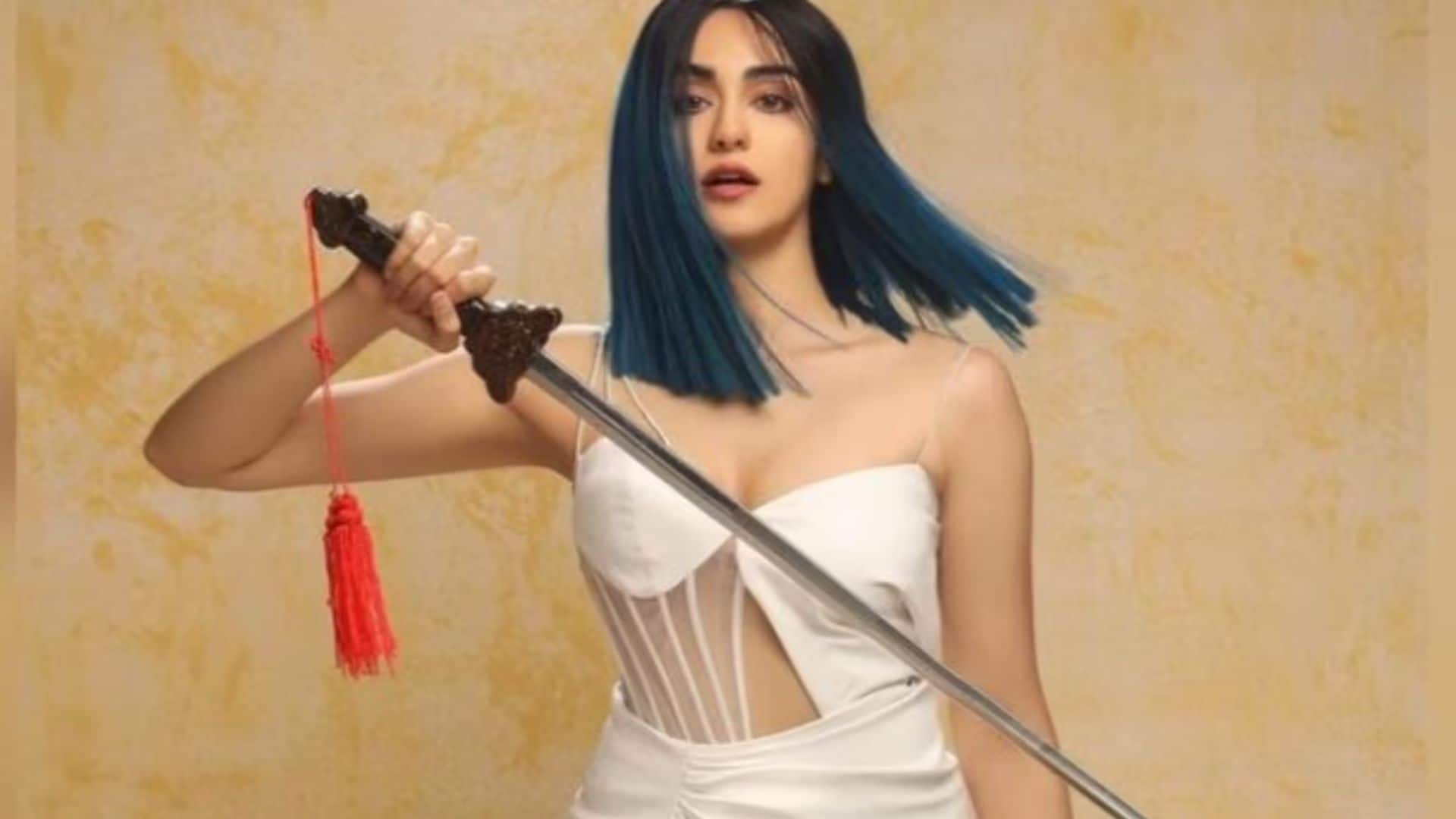 Adah Sharma: अदा शर्मा दिखेंगी नए अंदाज में, ‘सुपर वेली’ में आलसी सुपरहीरो बनकर मचाएंगी धमाल