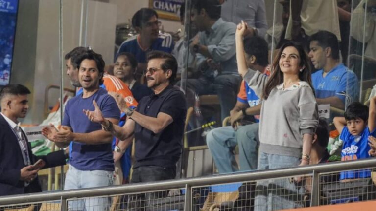 T20 World Cup Semi-Final: आलिया-रणबीर, वरुण धवन से लेकर अनिल कपूर तक, बॉलीवुड ने टी20 विश्व कप सेमीफाइनल में टीम इंडिया की जीत का मनाया जश्न