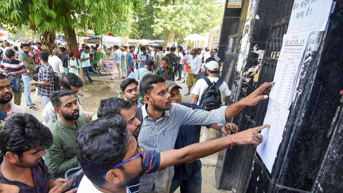 UPSC Result 2026: IAS रिजल्ट में 301वीं रैंक पर कहां फंसा पेंच? आकांक्षा सिंह नाम की दो उम्मीदवारों ने ठोका अपना-अपना दावा, सही कौन