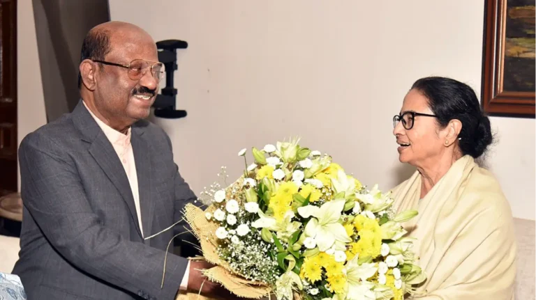 बंगाल चुनाव से ठीक पहले राज्यपाल सीवी आनंद बोस का इस्तीफा, CM ममता बोलीं- ये चौंकाने वाला फैसला, मुझे लगता है केंद्र का दबाव...