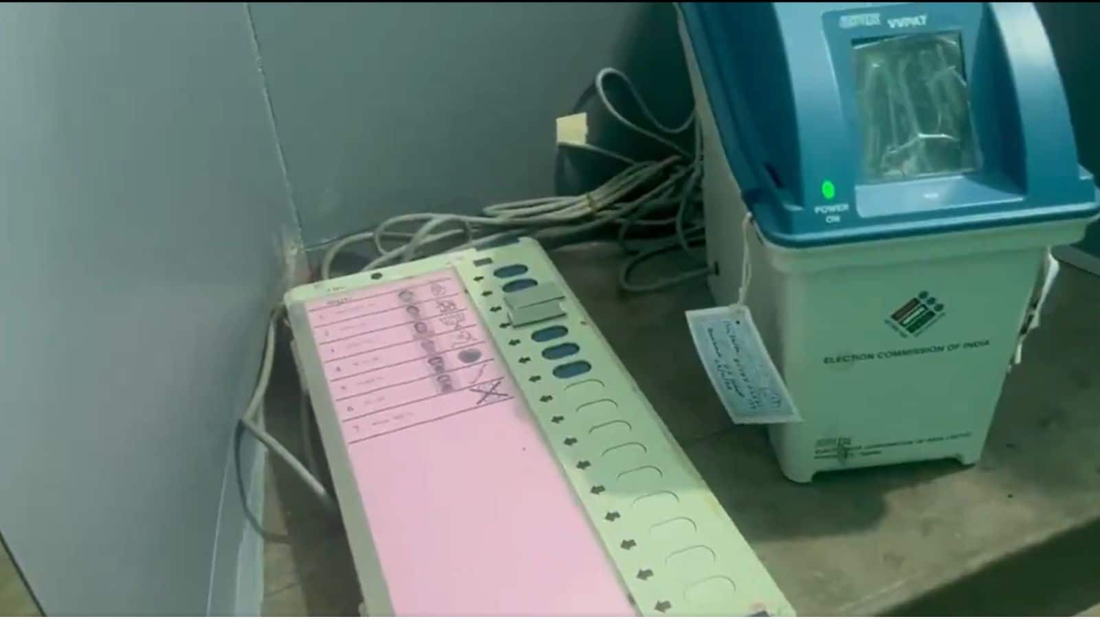 वोटिंग के बीच पश्चिम बंगाल में ऐसा क्या हो गया कि चुनाव आयोग ने कर दी री-पोल वाली बात?