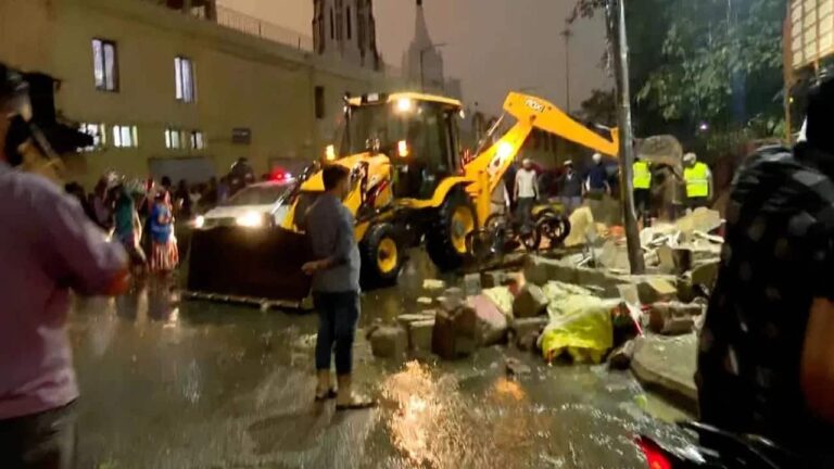 बेंगलुरु में आफत की बारिश, अस्पताल की दीवार गिरने से 7 लोगों की मौत, जारी है रेस्क्यू