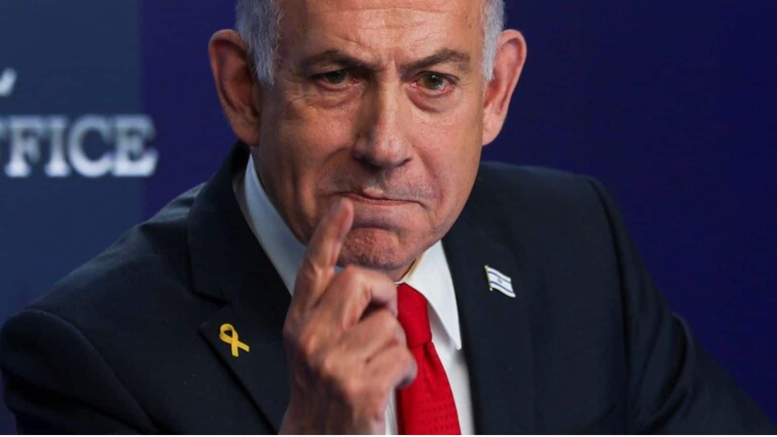 एक तस्वीर से घुटनों पर आएं नेतन्याहू! इजरायली सैनिक की वायरल हुई ऐसी फोटो की दुनियाभर में मच गया बवाल