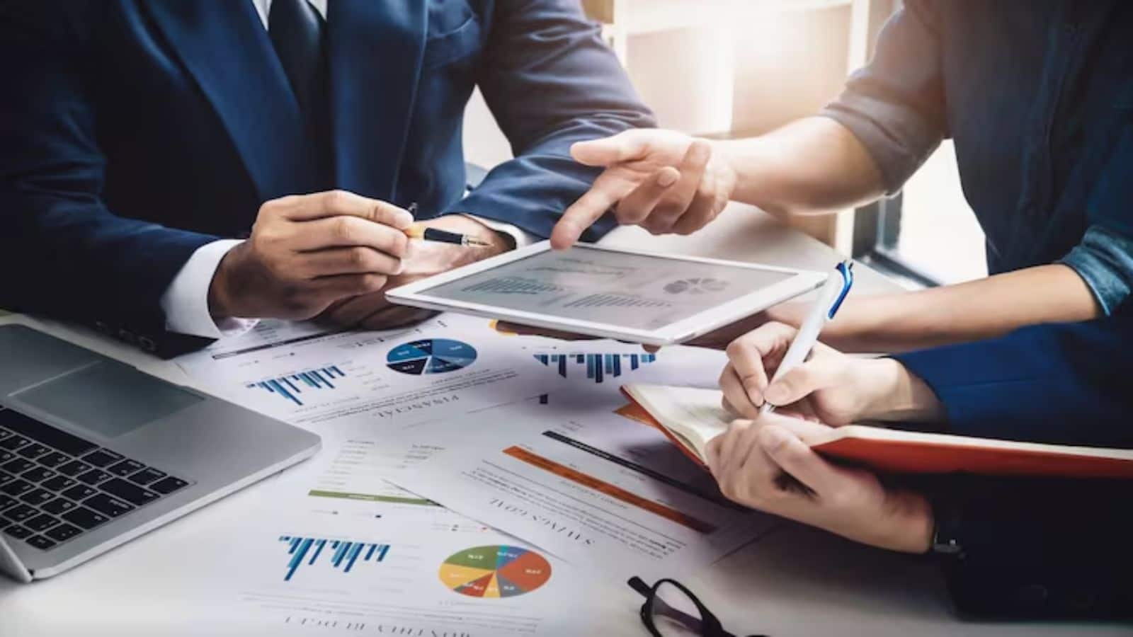 CAG का बड़ा खुलासा! बैंक और NBFCs ने बिना PAN और फर्जी एंट्री से किया ₹40,178 करोड़ का टैक्स क्लेम