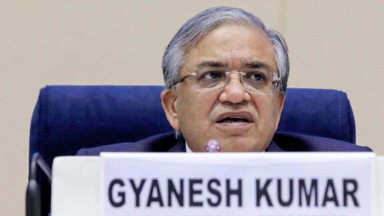 Gyanesh Kumar: CEC को फिर हटाने की कोशिश! ज्ञानेश कुमार के खिलाफ नया नोटिस देने तैयारी में विपक्ष, क्या मिलेगी सफलता?