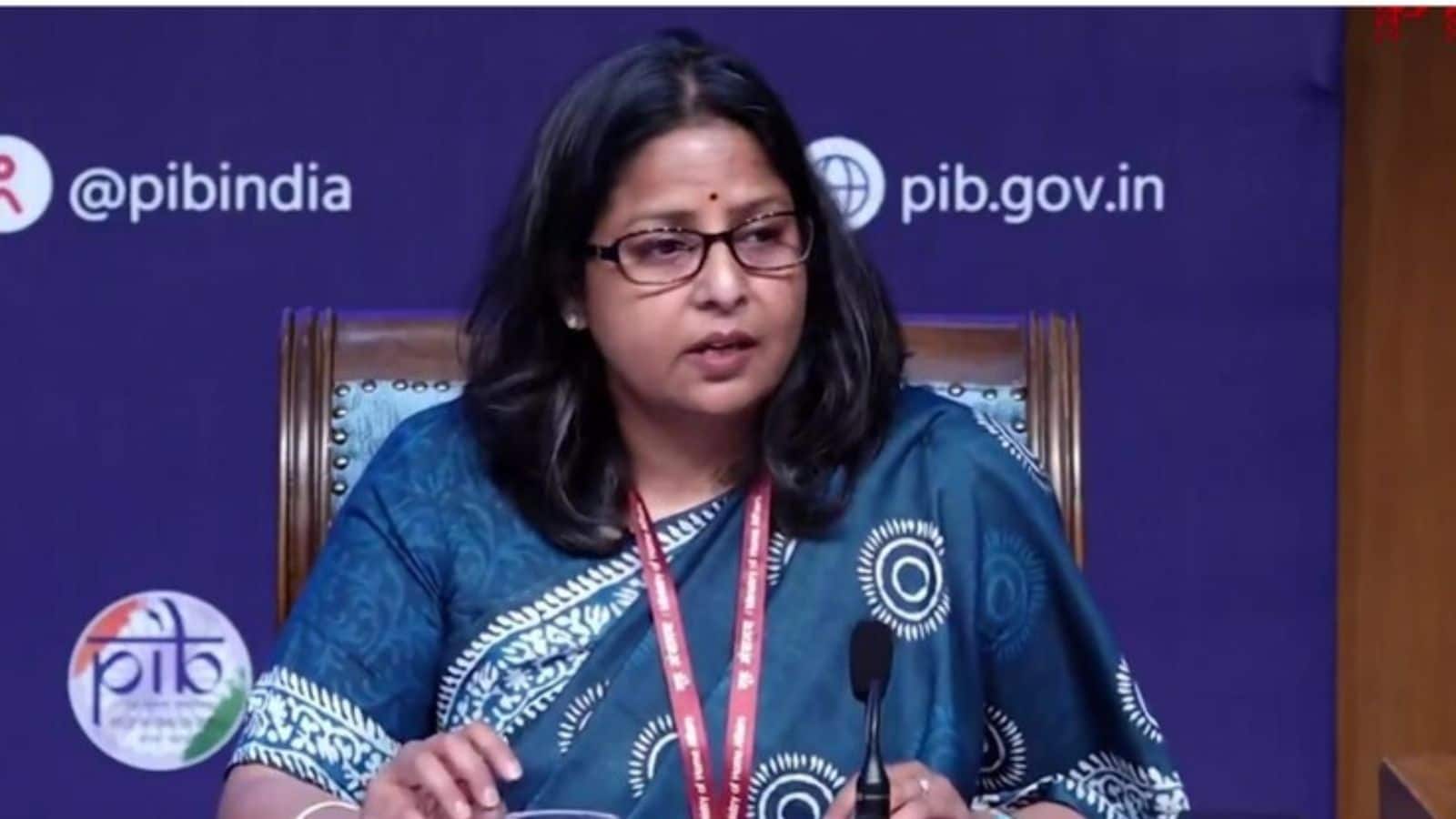 'देश में क्रूड का पर्याप्त भंडार, 2 महीने तक सप्लाई की चिंता नहीं', तेल की कमी की खबरों पर सरकार का बड़ा बयान