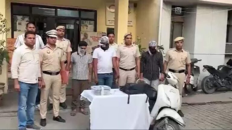 Delhi Robbery Case: बेटे ने अपने ही पिता को बंदूक की नोक पर लूटा, साथियों की मदद से ₹10 लाख लेकर हुआ रफूचक्कर, 3 गिरफ्तार