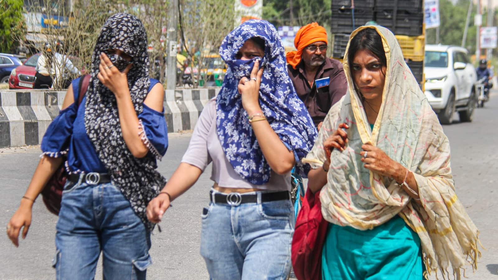 Delhi Weather Today: दिल्ली-NCR में भीषण गर्मी का अलर्ट, अगले चार दिन में 40°C के पार जाएगा तापमान, IMD ने दी लू जैसे हालात की चेतावनी