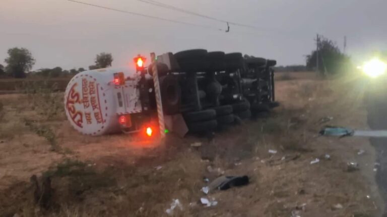 Andhra Pradesh Accident: कुरनूल में भीषण सड़क हादसा, बोलेरो और लॉरी की टक्कर में 8 की मौत, 13 घायल