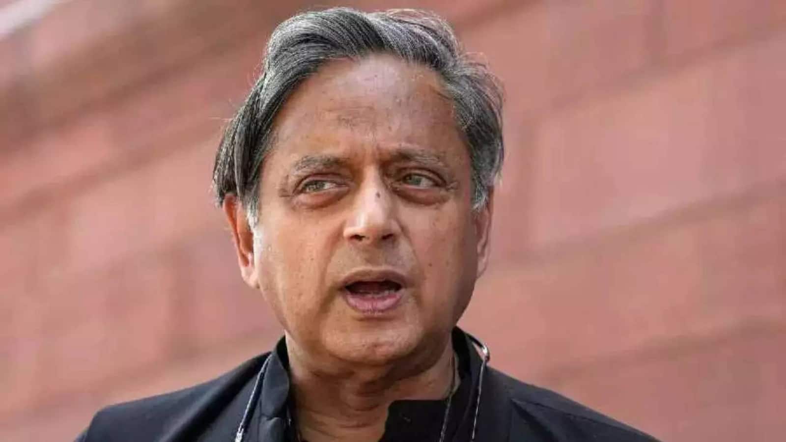 Shashi Tharoor Attack: केरल में शशि थरूर के काफिले पर हमला, गनमैन घायल, पुलिस ने 5 को किया गिरफ्तार