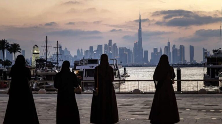 कंगाल पाकिस्तान को एक और बड़ा झटका! टेलीकॉम कारोबार समेटने की तैयारी में यूएई की दिग्गज कंपनी Etisalat