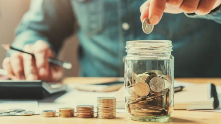 युद्ध के बीच ₹50,000 से ₹2 लाख निवेश करने है, कहा लगाए पैसे? जानें निवेश का सबसे सुरक्षित और सटीक तरीका