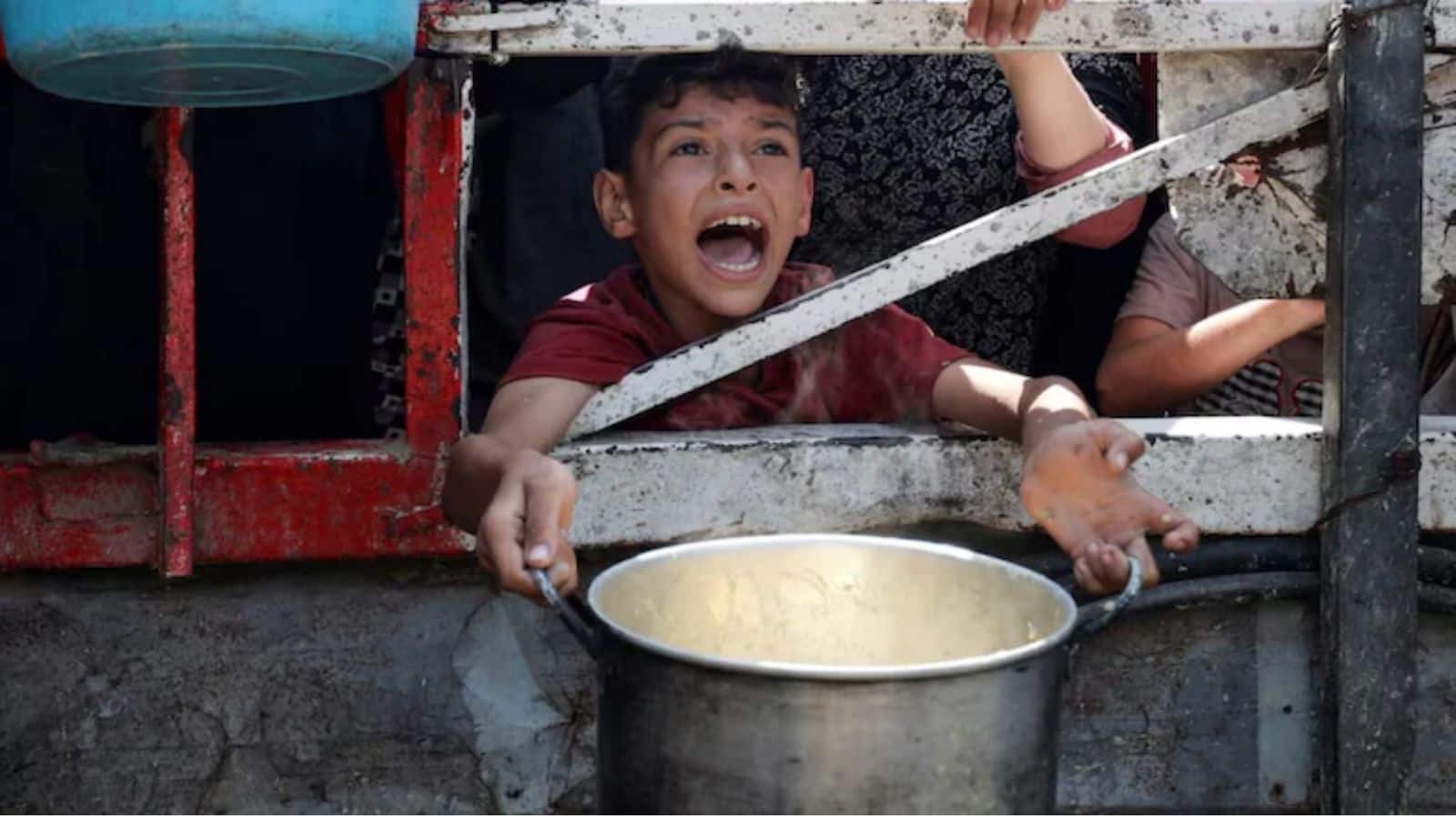 दुनिया पर मंडरा रहा है खाद्य संकट! IMF और वर्ल्ड बैंक की चेतावनी- ईरान युद्ध से आसमान छुएगी खाने-पीने की चीजों की कीमत