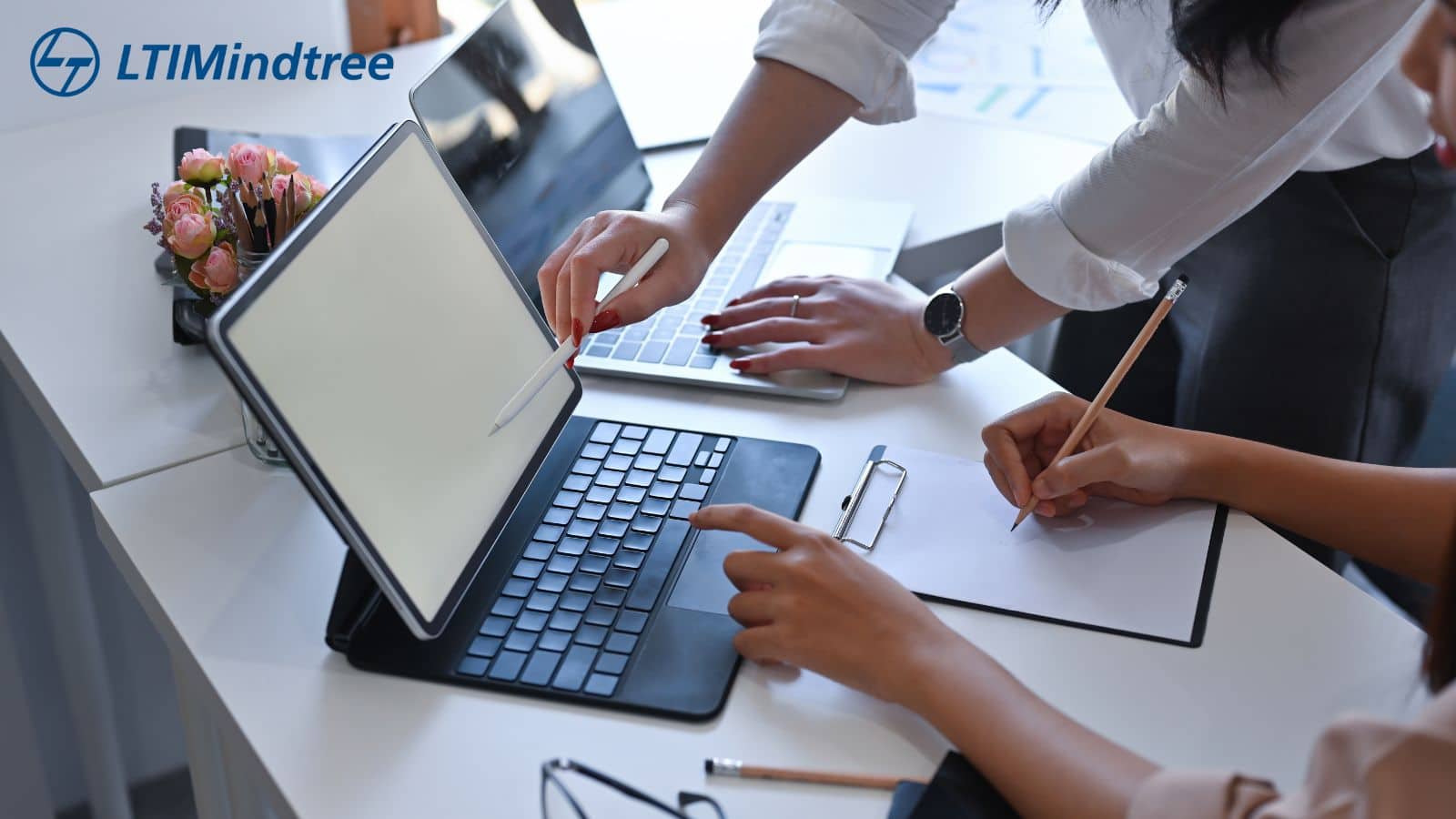 Infosys Hiring: 20000 फ्रेशर्स हायर करेगी इंफोसिस, चौथी तिमाही में 8440 कर्मचारी घटे