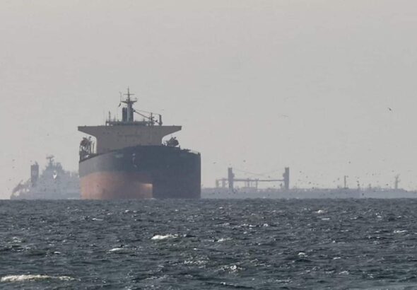 Hormuz: होर्मुज जलसंधि पर ईरान का 'टैक्स' प्लान, जहाजों की आवाजाही सीमित कर करोड़ों की वसूली की कर रहा तैयारी