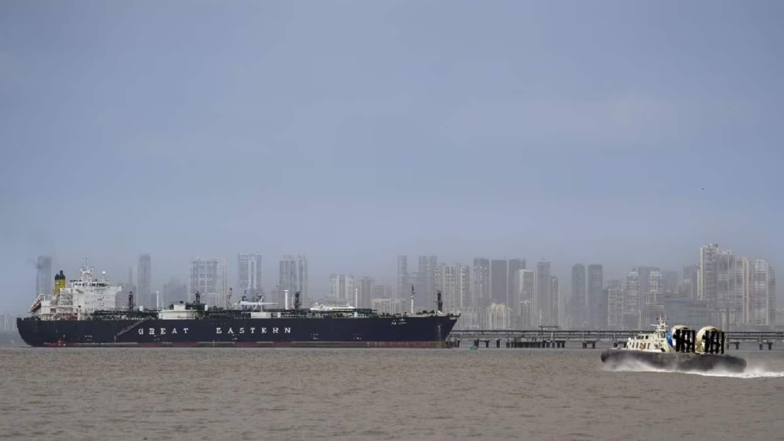 Iran US Ceasefire: ईरान होर्मुज से गुजरने वाले जहाजों से वसूलेगा 20 लाख डॉलर तक का टोल! सीजफायर की शर्तों में शामिल