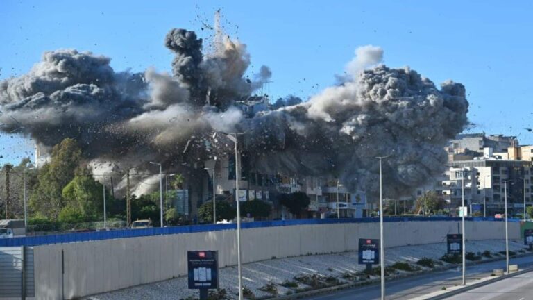 'तैयार है बड़ा सरप्राइज...', ईरान की अमेरिका-इजरायल को नई धमकी; ट्रंप के 48 घंटे के अल्टीमेटम के बीच चरम पर तनाव