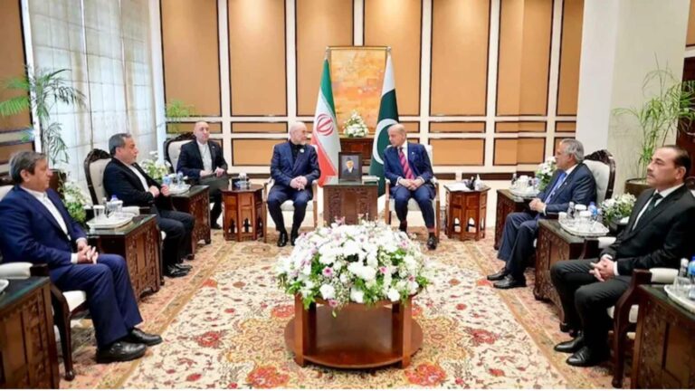 Islamabad Talks: 'युद्ध में जो नहीं मिला, उसे बातचीत की मेज पर मांग रहा अमेरिका', ईरान ने बताया आखिर खाली हाथ क्यों लौटे वेंस