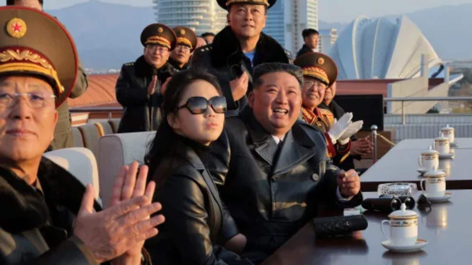 किम जोंग उन का कौन होगा वारिस? दक्षिण कोरियाई खुफिया एजेंसी का बड़ा दावा- 'बेटी जू ऐ को है गद्दी पर बैठाने की तैयारी'