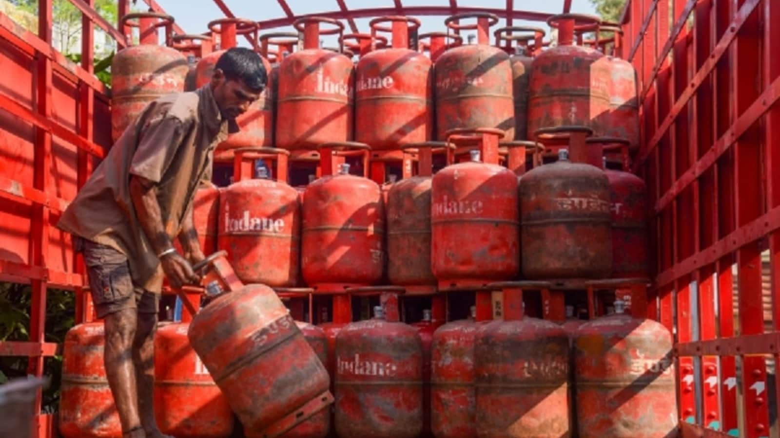 LPG booking Rules May 2026: 1 मई से बदल सकते हैं LPG सिलेंडर के नियम! जानें- कीमत से बुकिंग तक बड़ा अपडेट