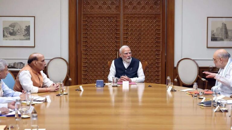 West Asia War: पश्चिम एशिया संकट पर PM मोदी की आज करेंगे हाई-लेवल CCS की बैठक, मीटिंग में सभी मंत्री होंगे शामिल