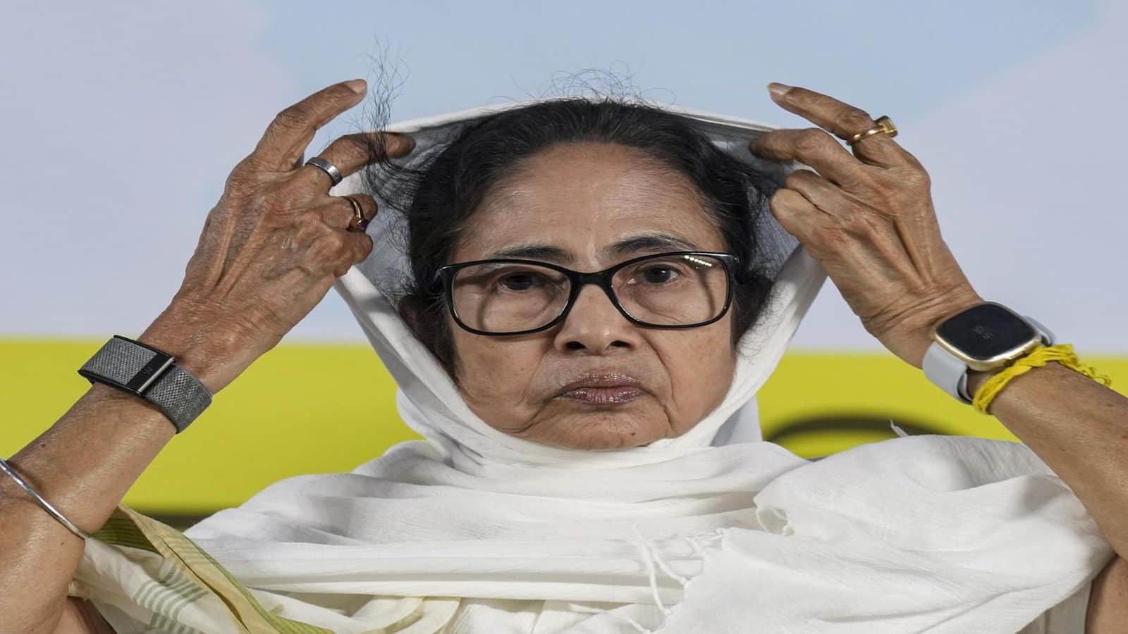 Mamata Banerjee: 'BJP जबरदस्ती बंगाल चुनाव में धांधली करना चाहती है'; मतदान के दिन पहली बार परेशान नजर आईं सीएम ममता बनर्जी, ECI पर लगाया बड़ा आरोप