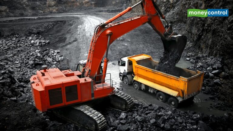 March IIP Data: मार्च में 4.1% रही इंडस्ट्रियल ग्रोथ, मैन्युफैक्चरिंग और माइनिंग ने संभाला मोर्चा